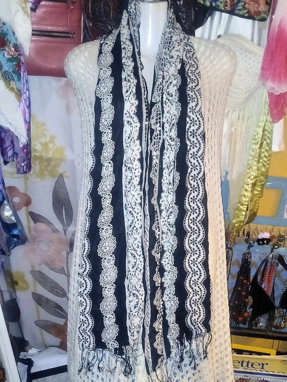 Lace Print Fringe Scarf In Black And White